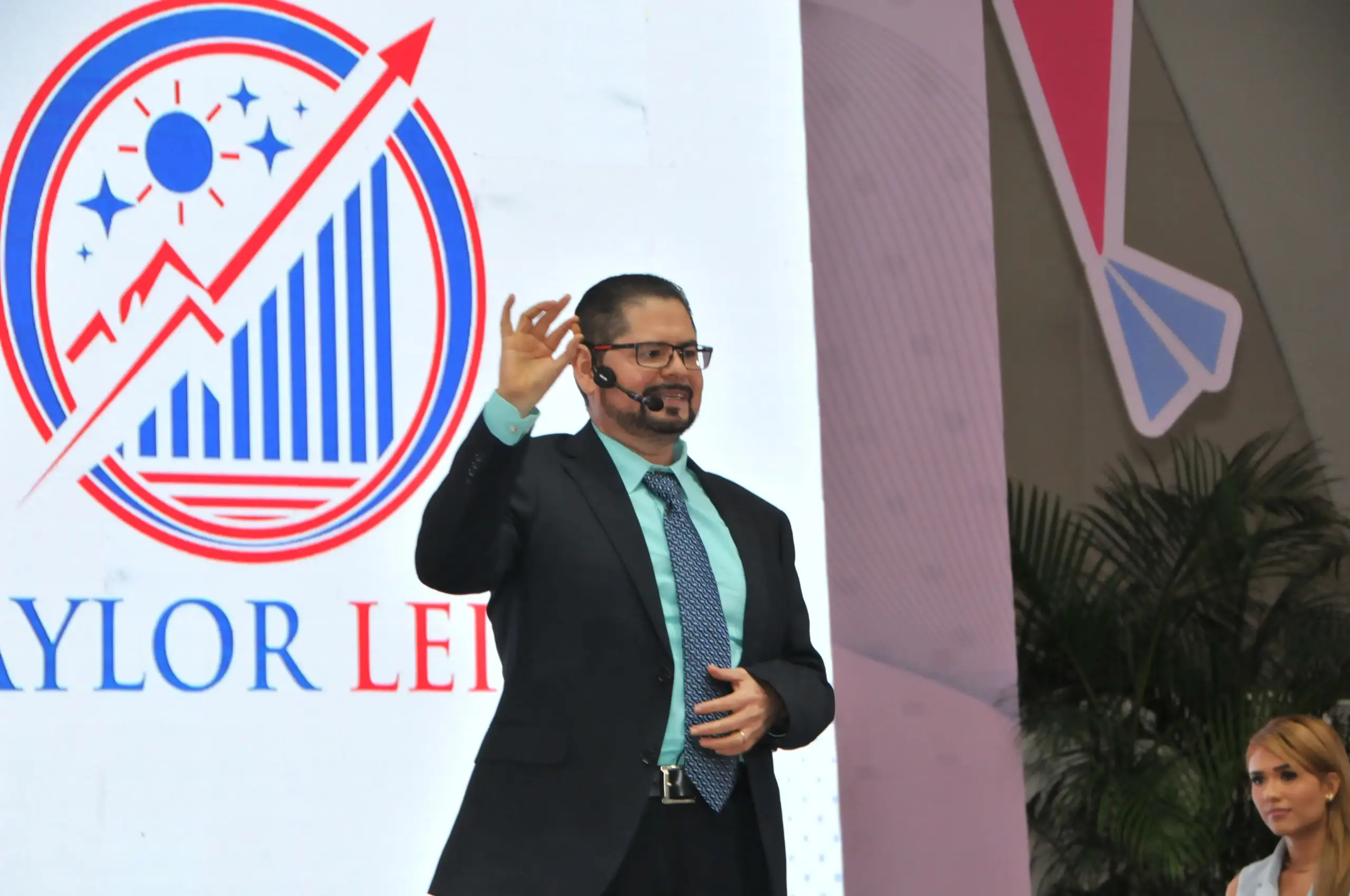 maylor leiva en expo pyme